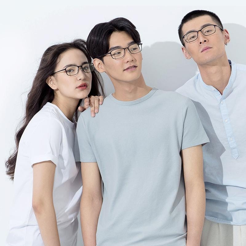 Xiaomi Mi TS Computer Glass : Do you suffer sore eyes and headaches from long screen-watching time? Exposure to harmful blue-ray from mobile phones, tablets, computers, TVs and modern room LED lighting ruins your sleep and causes permanent eye damage. Xiaomi TS blue-rays proof glasses has adopted nanometer high-tech, blue-rays blocking rate up to 35 percent, guarding your sleep and health. Main Features: Advanced nanometer tech lens,35 percent blue-rays blocking rate, also ensuring safe visible light passing Blue-rays proof and UV400, relieving eye fatigue and improving color resolution Simple style, ultralight and ergonomic ear-stems, no extra burden to your ears and nose Self-adaption nose pad, fit for different face shape Material: PC lens, PEI frame, silicone nose pad Specially designed for those who use digital products for a long time Durable metal hinges Specification : Brand: Xiaomi Function and Features: Anti-Blue Ray Color: Black or Red (UNISEX) Whole Width: 14.3cm Lens width: 5.4cm Lens height: 3.7cm Nose bridge width: 1.7cm Ear-stems Length: 14cm Product Details Product weight: 0.0180 kg Package weight: 0.2300 kg Product size: 14.30 x 14.00 x 3.70 cm / 5.63 x 5.51 x 1.46 inches Package size: 17.00 x 9.50 x 7.00 cm / 6.69 x 3.74 x 2.76 inches Package Contents Package Contents: 1 x Glasses