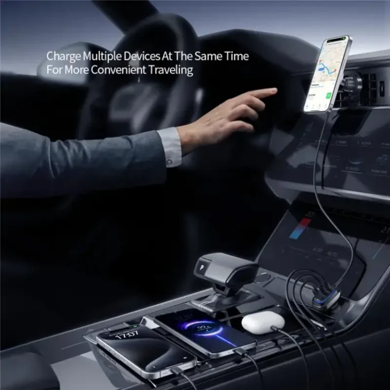 XUNDD XDCH-080 30W 3-Port Car Charger Adapter