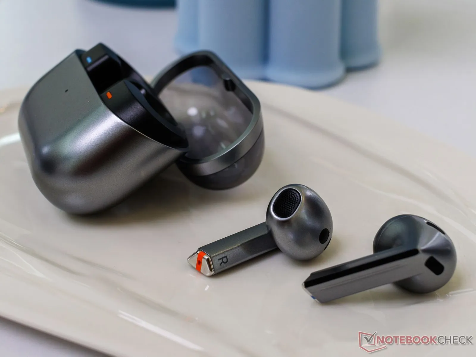 Samsung Galaxy Buds 4 Earbuds