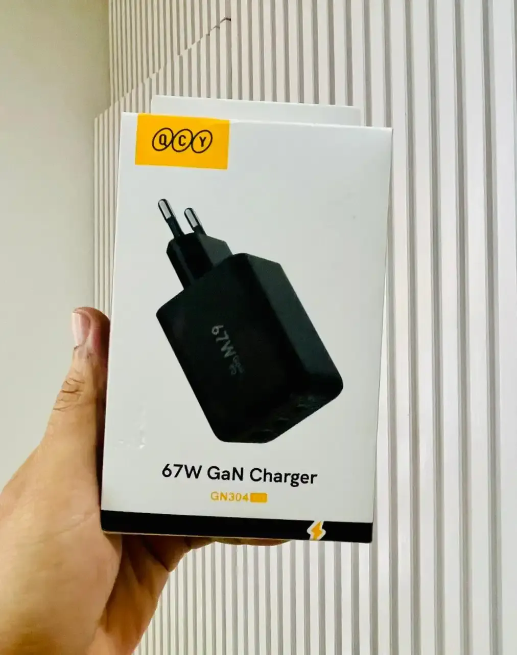 QCY GN304EG 67W GaN Charger