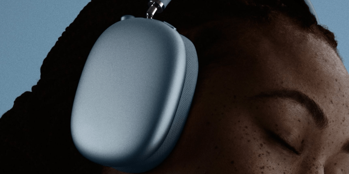 apple-airpods-max-2-outdoor-lifestyle.webp.png