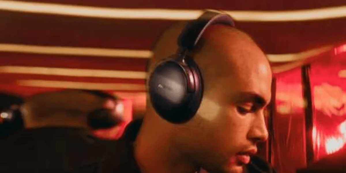 bose-quietcomfort-ultra-headphones-carry-case-cables.webp.png bose-quietcomfort-ultra-headphones-carry-case-cables.webp.png