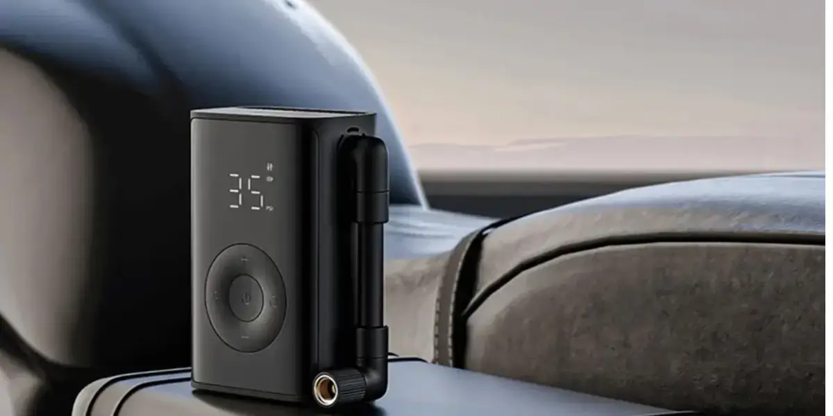 xiaomi-mijia-air-compressor-size-comparison-car-tire.webp