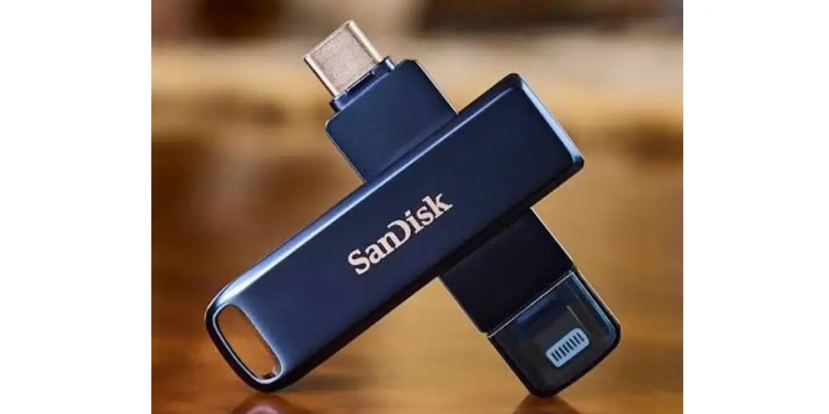 sandisk-phone-drive-256gb-photo-backup-lifestyle.webp.webp sandisk-phone-drive-256gb-photo-backup-lifestyle.webp.webp
