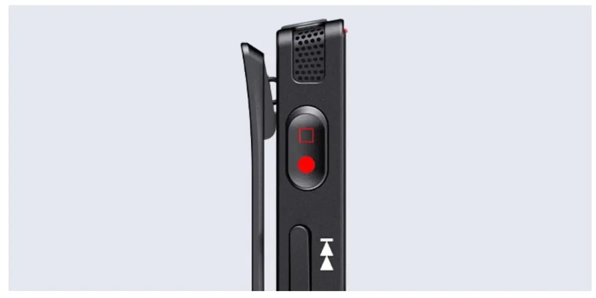sony-icd-tx660-lifestyle-hand-holding.webp