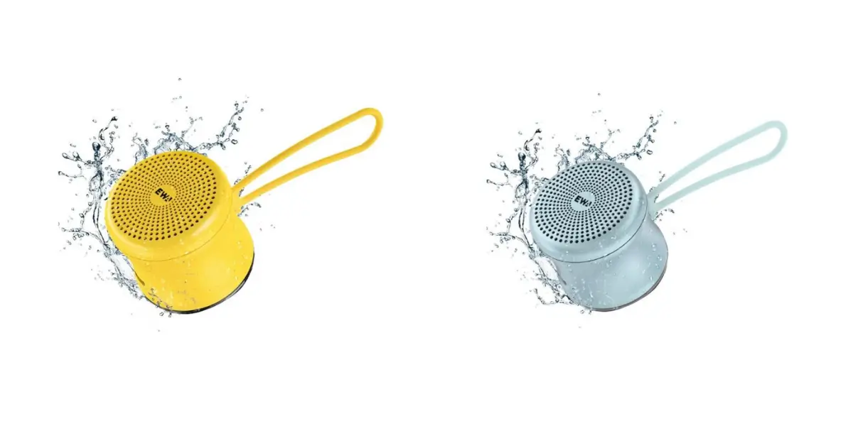 ewa-a119-ipx7-waterproof-poolside.webp