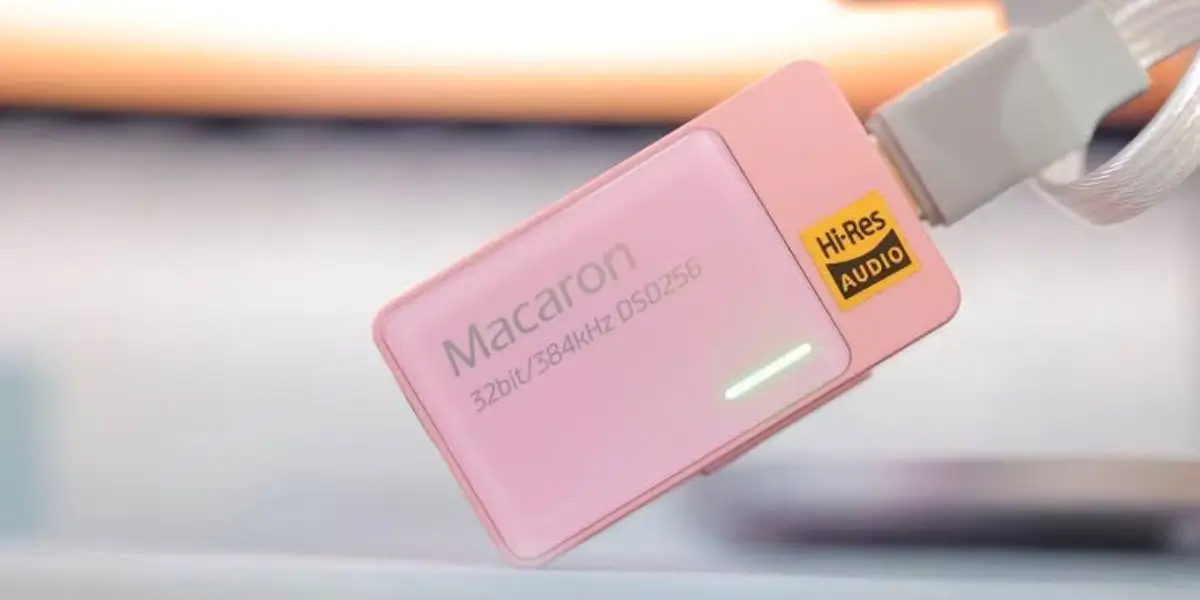 ibasso-jr-macaron-smartphone-lifestyle-shot.webp (2).webp ibasso-jr-macaron-smartphone-lifestyle-shot.webp (2).webp