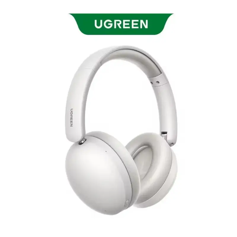 Close-up of UGREEN Studio Max2 USB-C charging port
