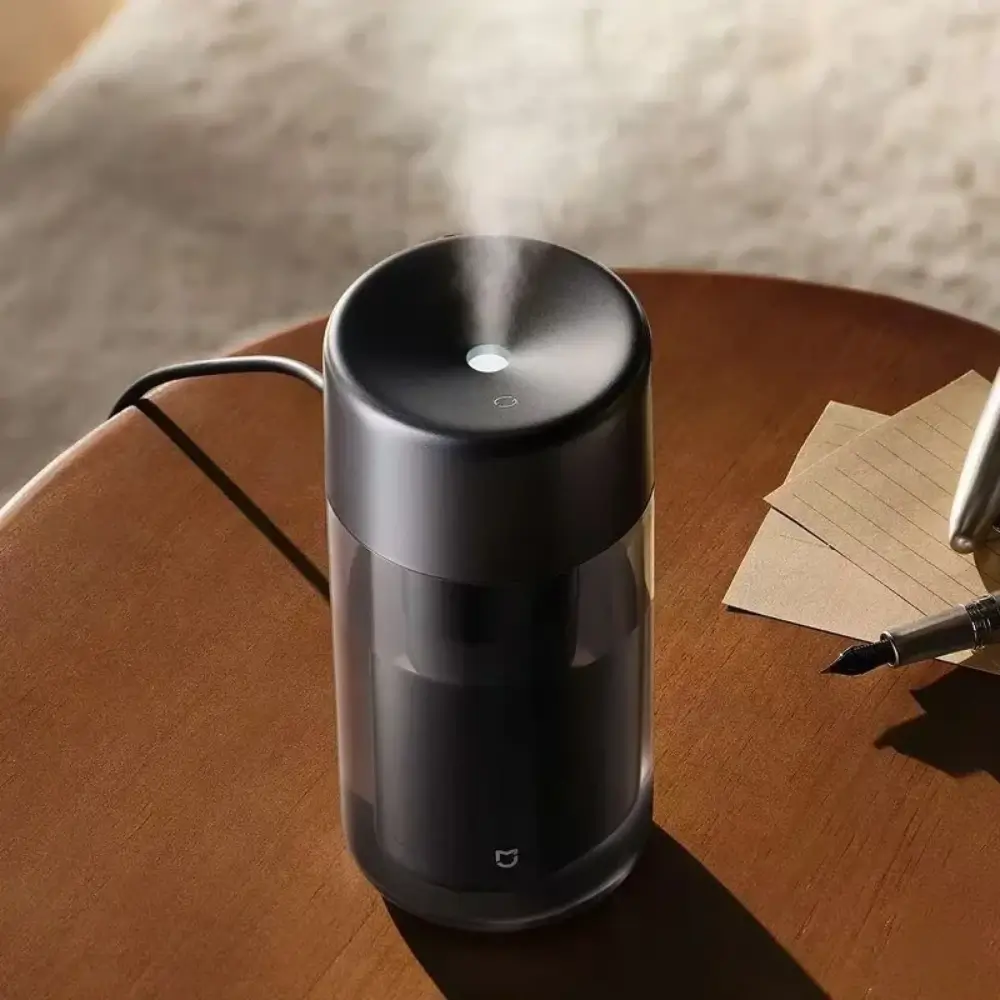 Xiaomi Mijia humidifier releasing fine mist output