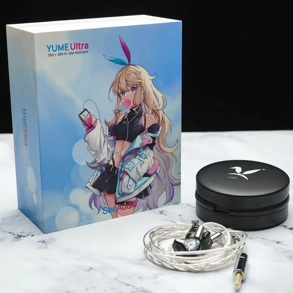 SeeAudio Yume Ultra hybrid in-ear monitors and case SeeAudio Yume Ultra hybrid in-ear monitors and case