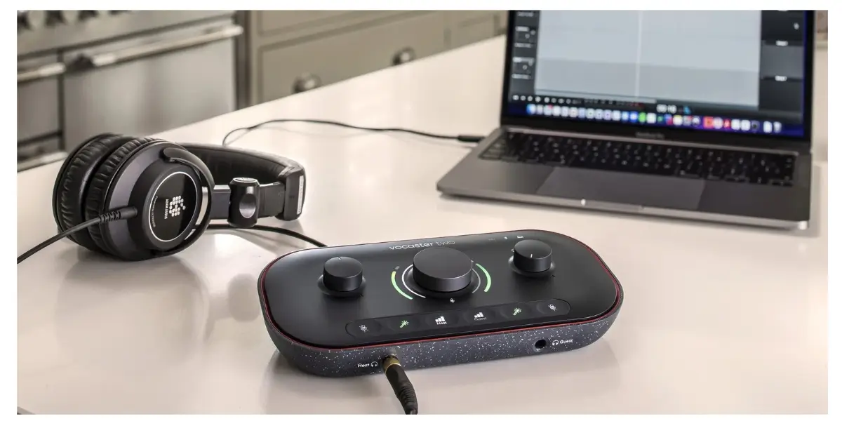 Focusrite Vocaster Two Studio 2-Person Podcasting Kit - image 2