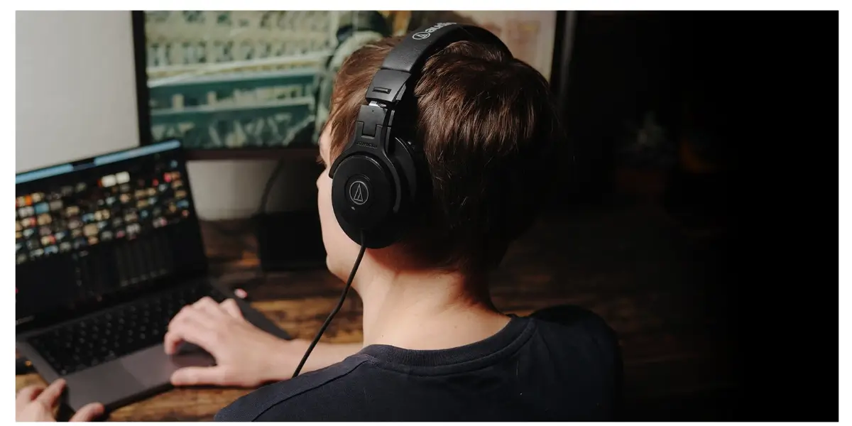 Audio-Technica ATH-M30x Professional Studio Monitor Headphones