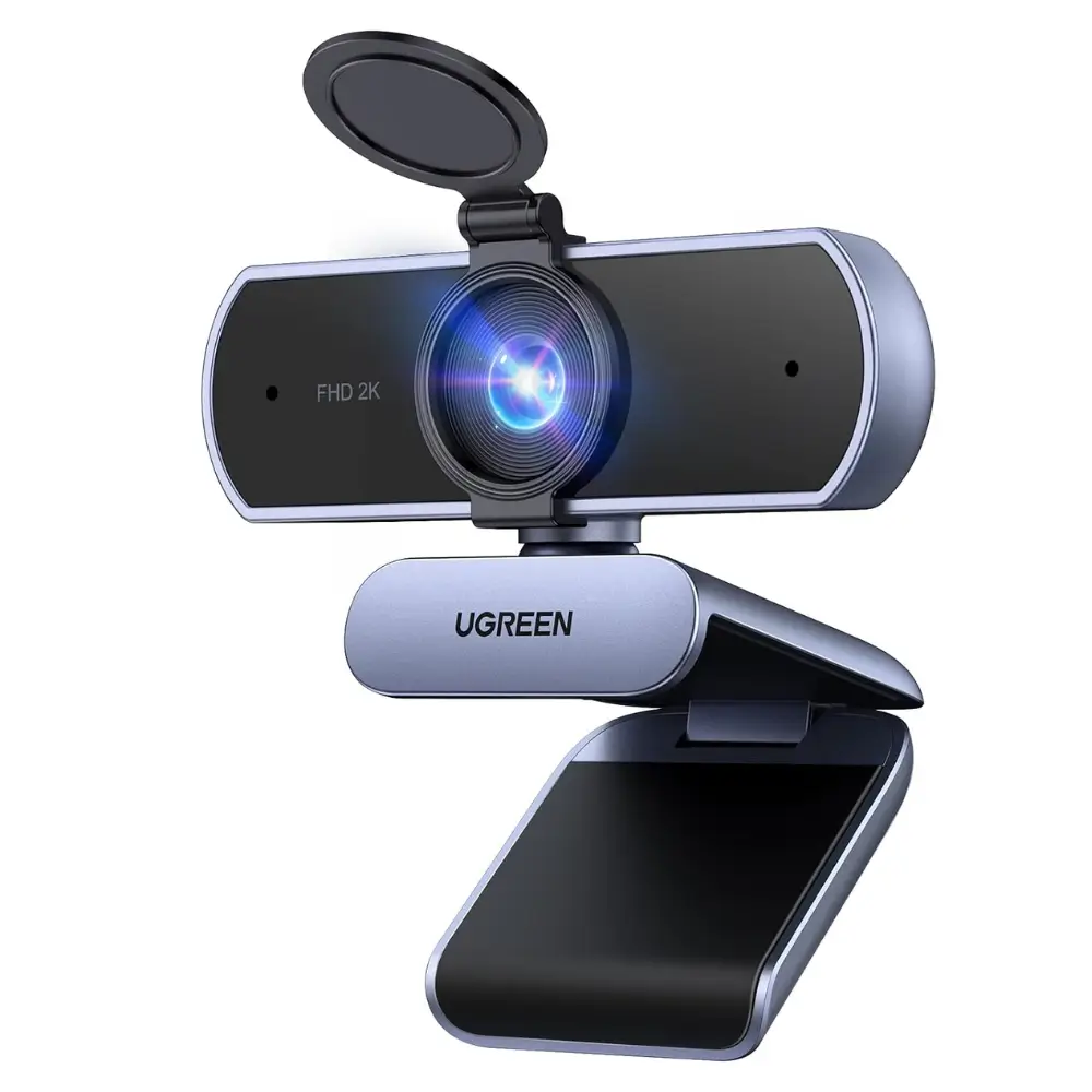 Close-up of UGREEN webcam lens with included privacy cover Close-up of UGREEN webcam lens with included privacy cover