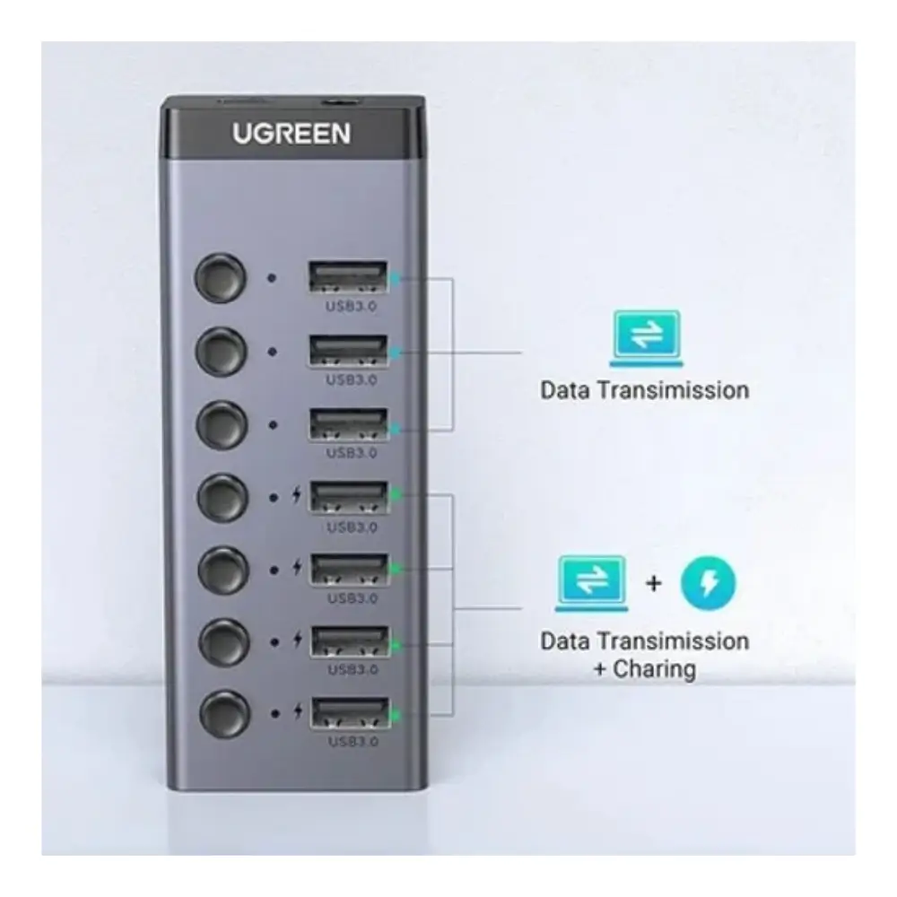 Cable cut-out and silicone pads on the UGREEN 30778 USB hub