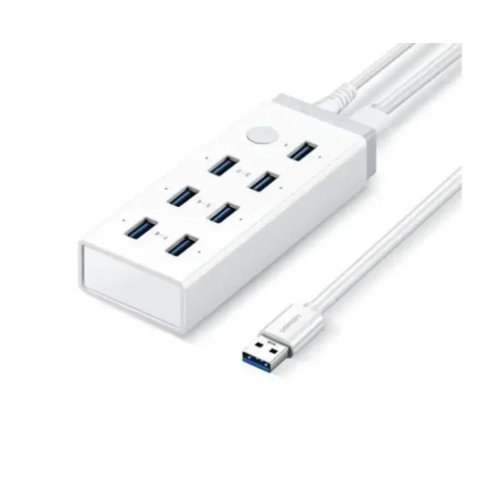 UGREEN CR116 7-port USB 3.0 hub front view UGREEN CR116 7-port USB 3.0 hub front view