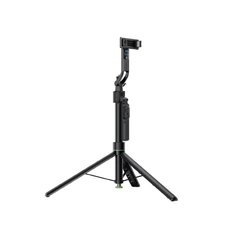 Person vlogging on a walking tour with ACEFAST E41 selfie stick